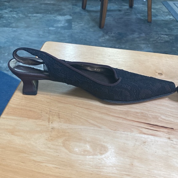 Black Laced Cloth Stuart Weitzman -size 6 AAA - Picture 6 of 6